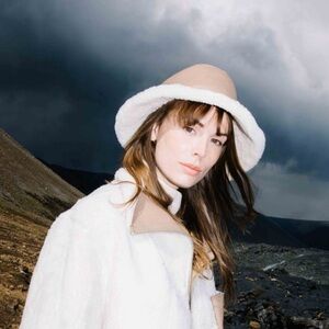 Therma Kota BRÍET SHEARLING BUCKET HAT